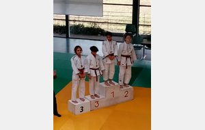 ELISA , NOAH ET FLORIAN SUR LE PODIUM 